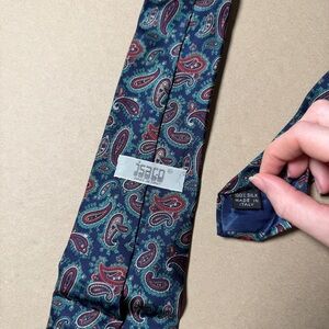 Jsaco Mens Tie Blue and Red Paisley Striped Pattern 100% Silk Made in Italy 58”
